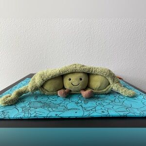 BNWT / Authentic Jellycat Amuseable Pea in a Pod / Retired and HTF!